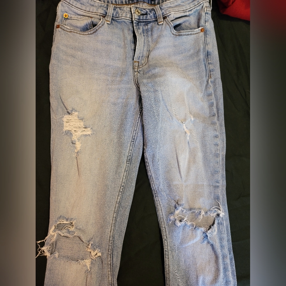 Abercrombie & Fitch 28W distressed midrise fitted straight leg jeans